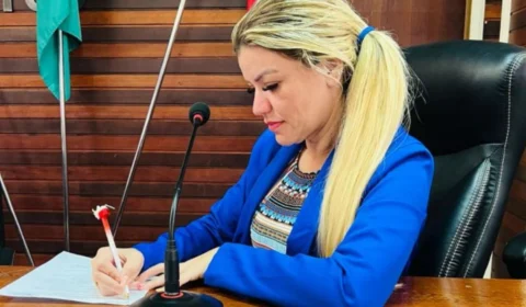 Justiça Eleitoral determina impugnação da candidatura de nora do prefeito de Anamã