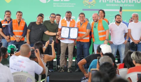 Wilson Lima assina ordem de serviço para início das obras do Prosai Parintins