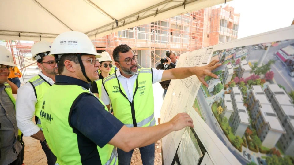 Wilson Lima vistoria avanço das obras do residencial Maués, na zona sul
