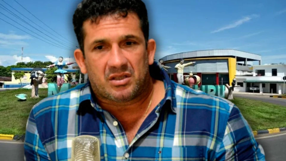 Prefeito de Manacapuru ratifica contrato de R$ 4,3 milhões para transporte universitário