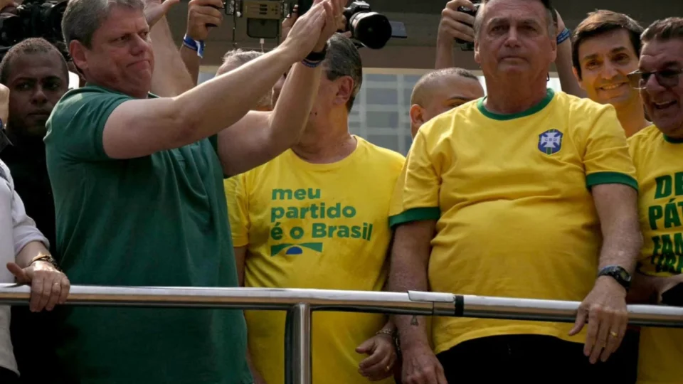 Tarcísio pede anistia aos presos de 8 de janeiro e a volta de Bolsonaro