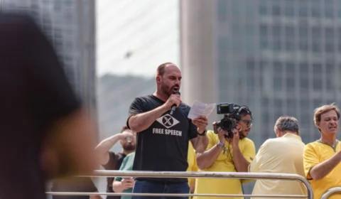Vídeo: Eduardo Bolsonaro chama Moraes de “psicopata” em protesto na Paulista