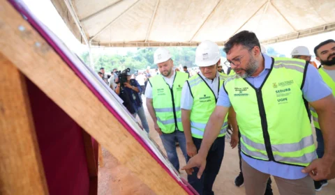 Wilson Lima realiza nova vistoria em obras do conjunto habitacional da Sharp