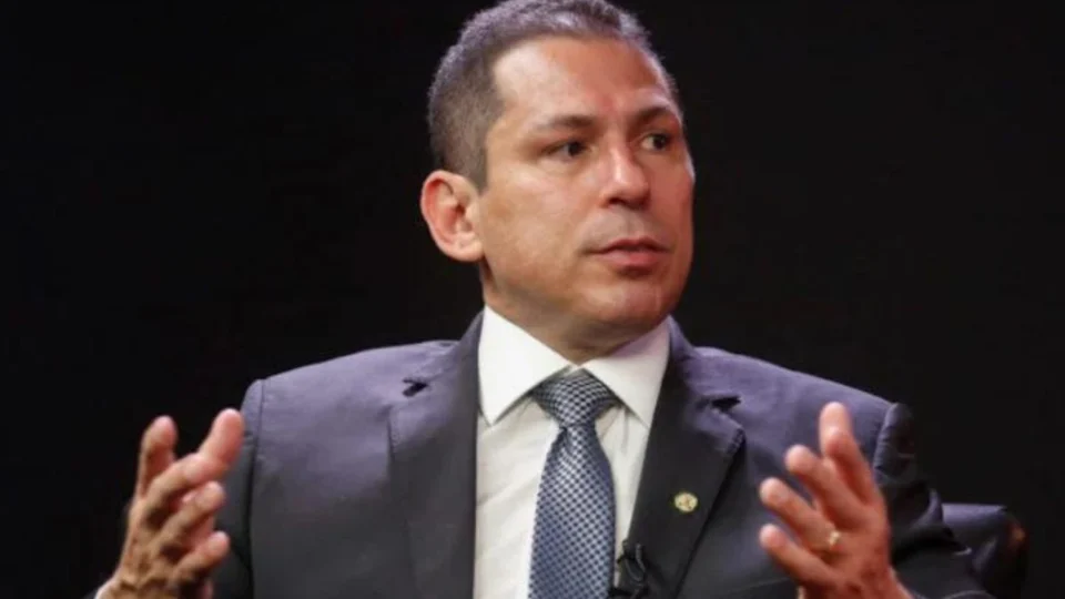 Marcelo Ramos lidera índice de rejeição entre candidatos à prefeitura de Manaus, mostra pesquisa