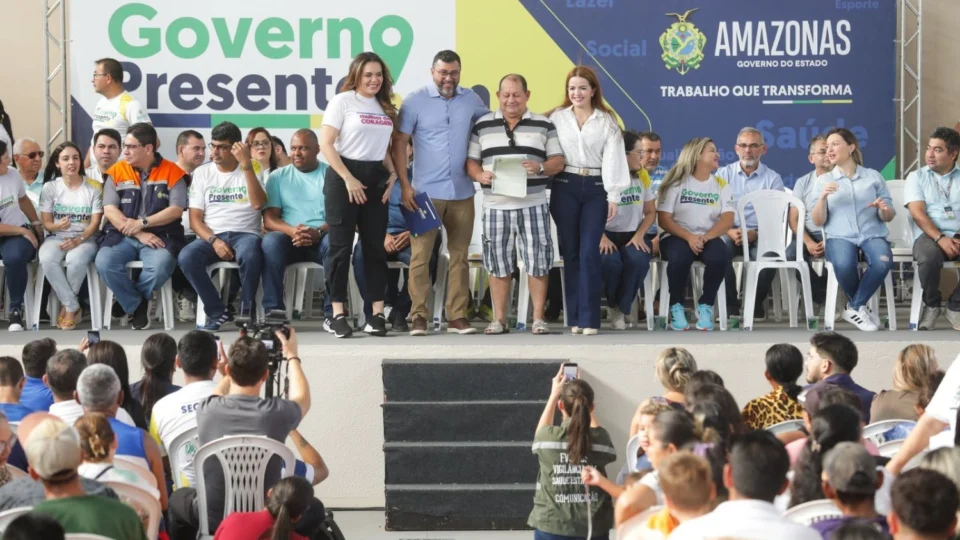 Wilson Lima entrega títulos definitivos de propriedade na 15ª edição do Governo Presente