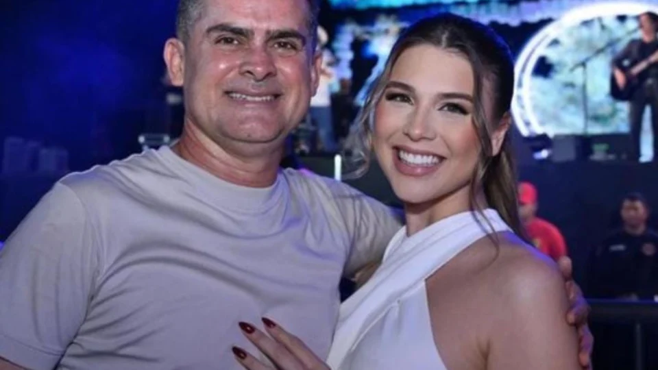 Noiva de David recebeu R$80 mil de empresa que tem contrato milionário com a prefeitura