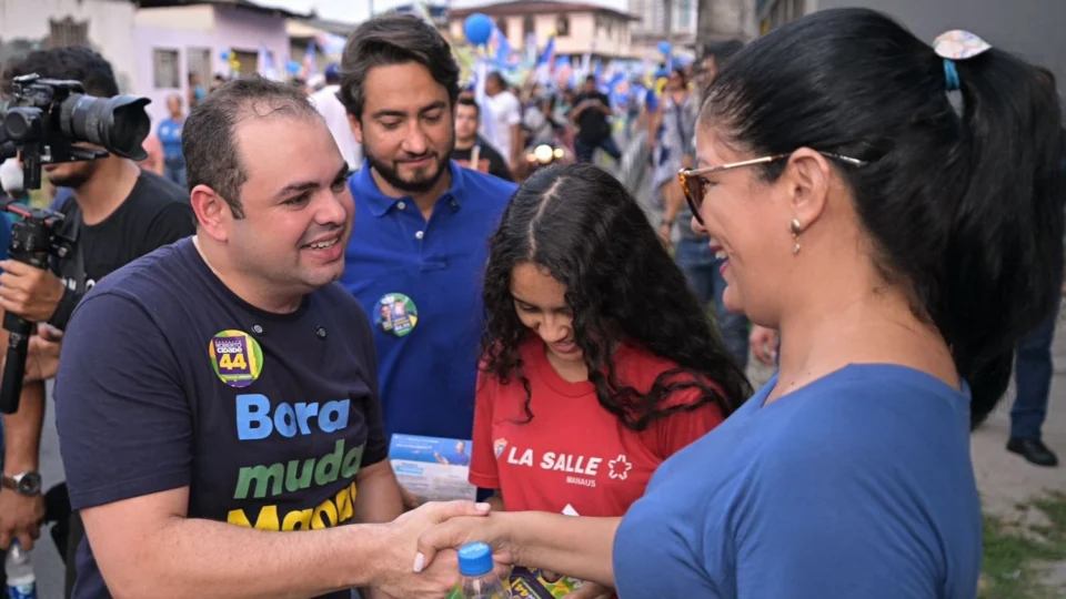 Terminais de ônibus serão revitalizados com Guarda Municipal armada, afirma Roberto Cidade
