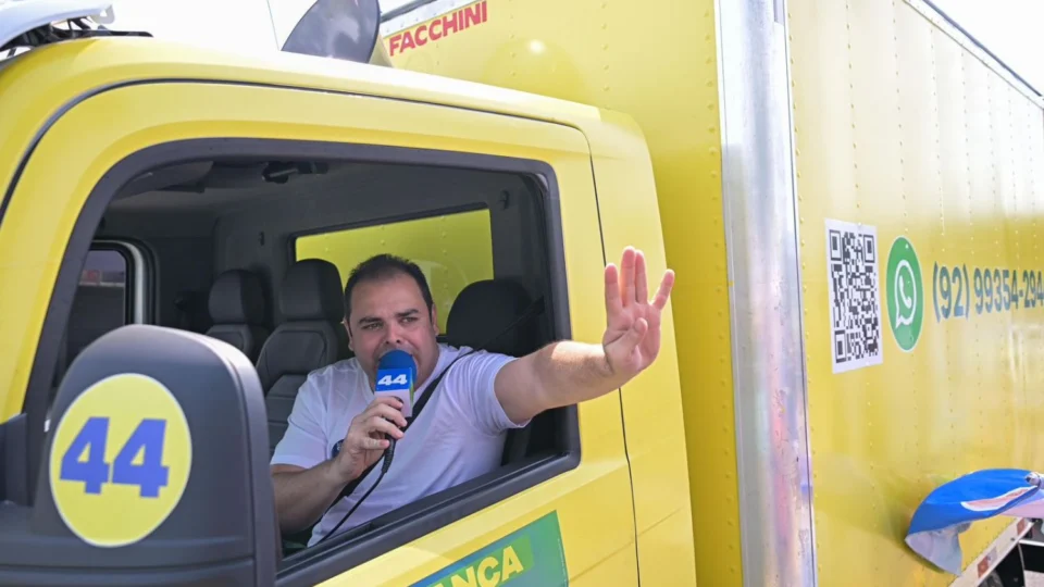 Roberto Cidade faz ‘Bandeiraço” em quatro bairros neste sábado