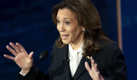 Trumpistas acusam Kamala de usar ponto disfarçado de brinco em debate