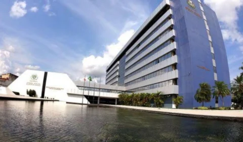 Deputados são condenados a devolver pensão irregular concedida a ex-vereador de Boca do Acre