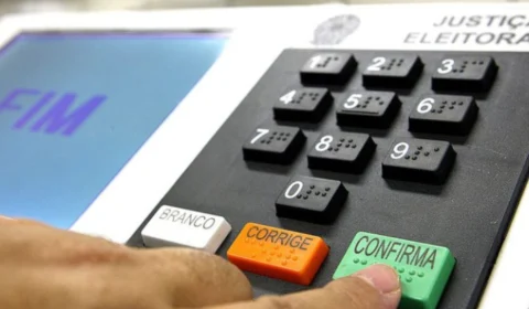 Homem branco e com dinheiro tem mais chance de eleição, diz estudo