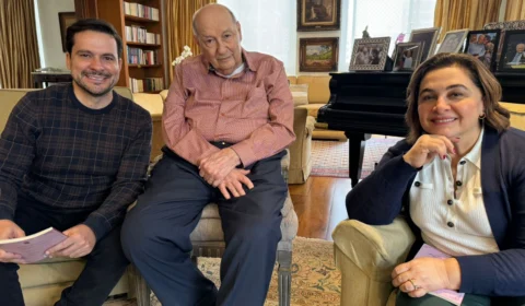 Ives Gandra declara apoio a Alberto Neto e Maria do Carmo