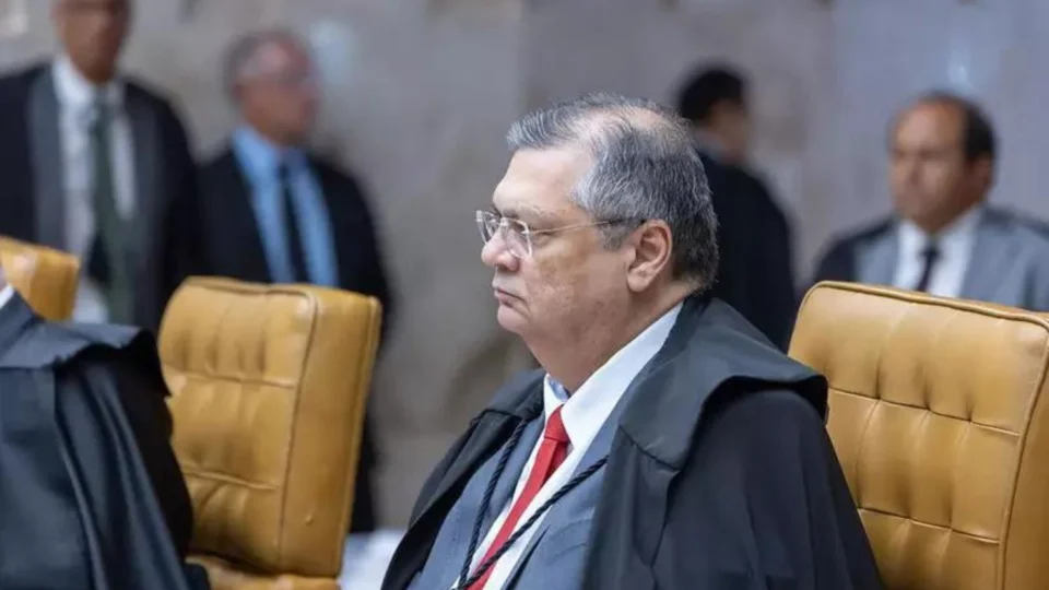 Flávio Dino vota para manter a suspensão do ‘X’ no Brasil
