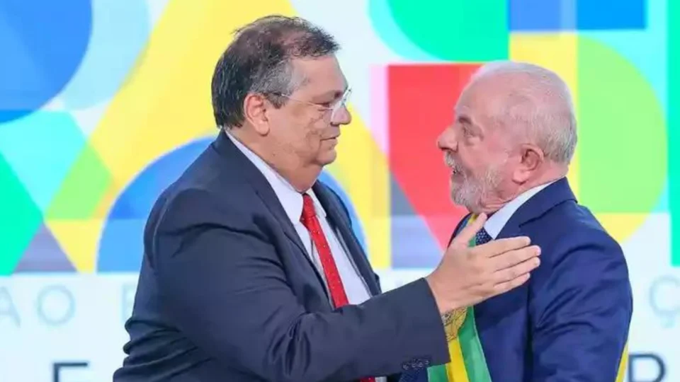 Uso de jatinhos da FAB por Flávio Dino custou R$3,2 milhões em 8 meses