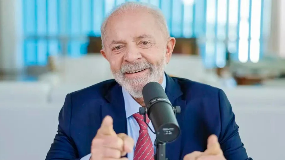 Lula teve traumatismo craniano, mas está bem, diz médico