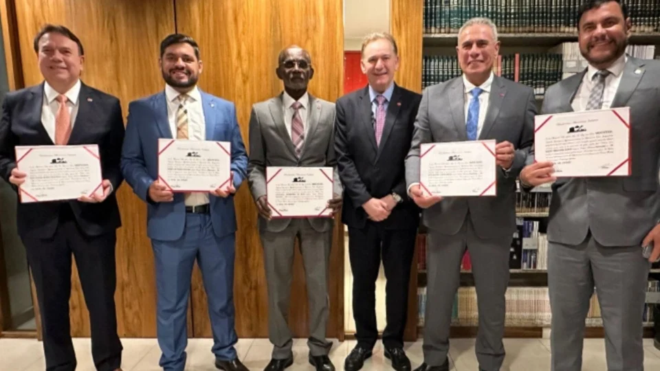 Instituto dos Advogados Brasileiros empossa cinco novos membros de Manaus