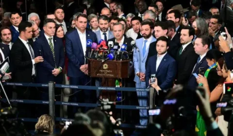 Senadores querem apreensão de celular e tablet de Moraes