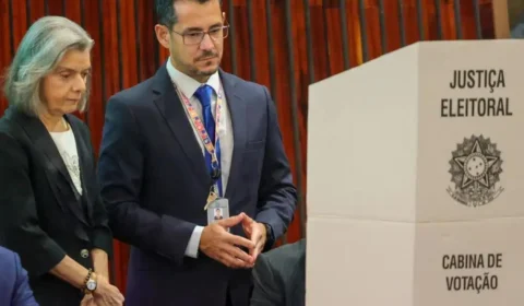 Eleições 2024: TSE lacra sistema que será usado em urnas