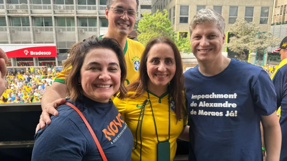 Marcel van Hattem faz campanha para Alberto Neto e Maria do Carmo em Manaus nesta quinta