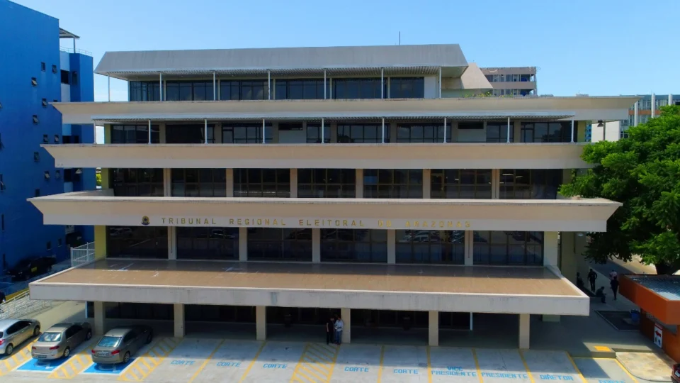 Justiça Eleitoral suspende pesquisa irregular que excluiu nome de Roberto Cidade em questionário