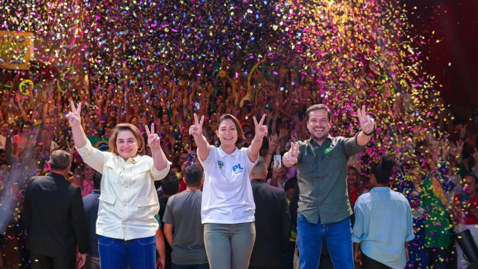 Michelle Bolsonaro mostra a força da mulher e da direita em Manaus, em apoio à chapa do PL