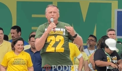 “Acredito que mais cedo ou mais tarde nós voltaremos a normalidade”, diz Bolsonaro em Manaus