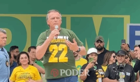 “Dá pra comparar Bolsonaro com o ‘ladrão'”, dispara ex-presidente em Manaus