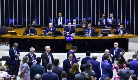 Câmara aprova aumento da pena de feminicídio para até 40 anos