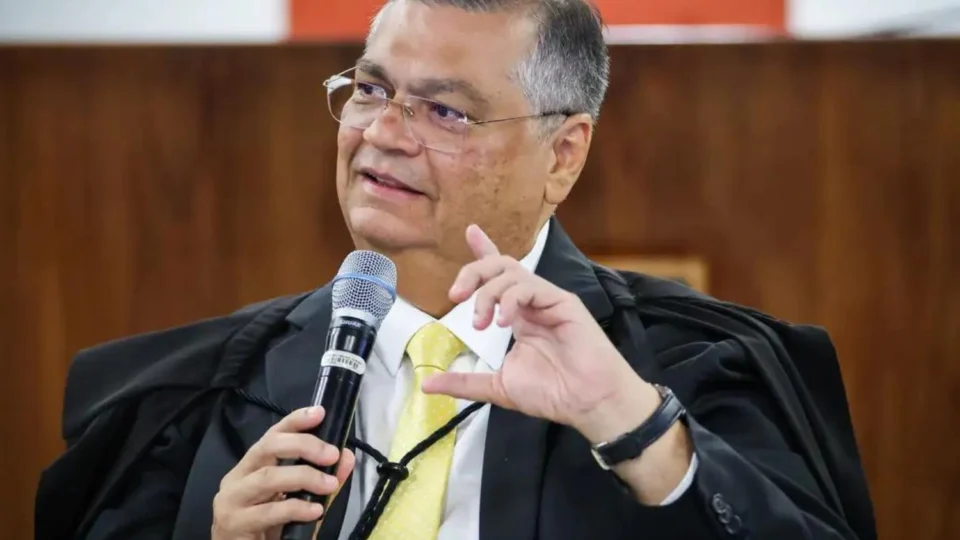 Dino diz que Congresso não enviou ao STF todos documentos sobre emenda