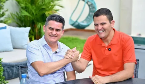 Candidato a vice de David, Renato Jr. é duramente criticado por misoginia e machismo em debate