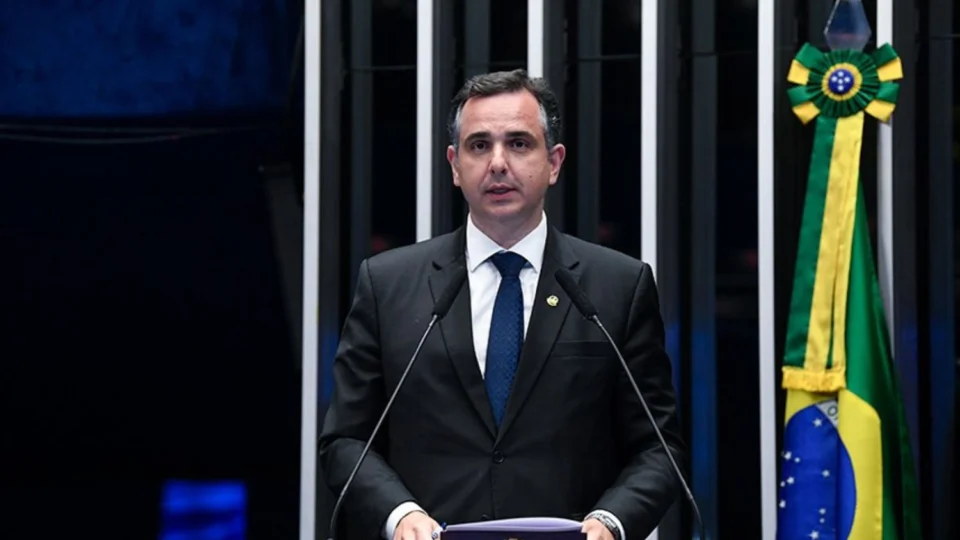 Senadores manifestam pesar pela morte do jornalista Cid Moreira