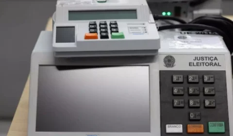 Candidatas e candidatos têm até as 22h de hoje para fazer propaganda eleitoral nas ruas