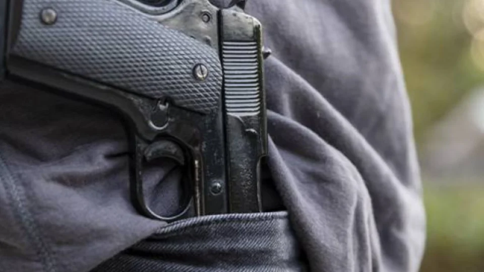 Transportar armas e munições está proibido entre os dias 5 e 7 de outubro