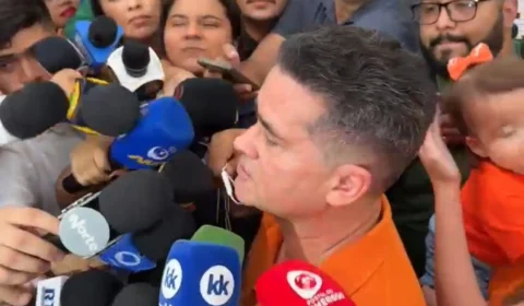 David Almeida evita comentar escândalos de pagamentos e minimiza rejeição