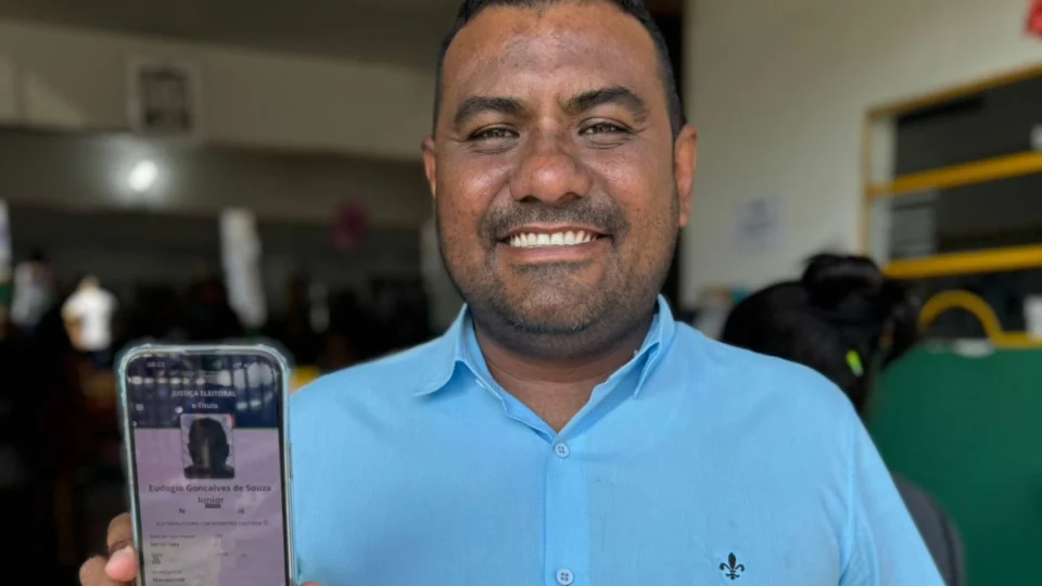 Eudogio Gonçalves vota e reafirma seu compromisso para os eleitores de Manaus