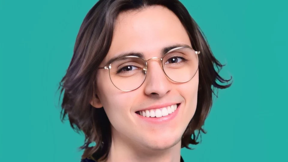 Amom Mandel promete “entrar de cabeça” na campanha de Alberto Neto no segundo turno