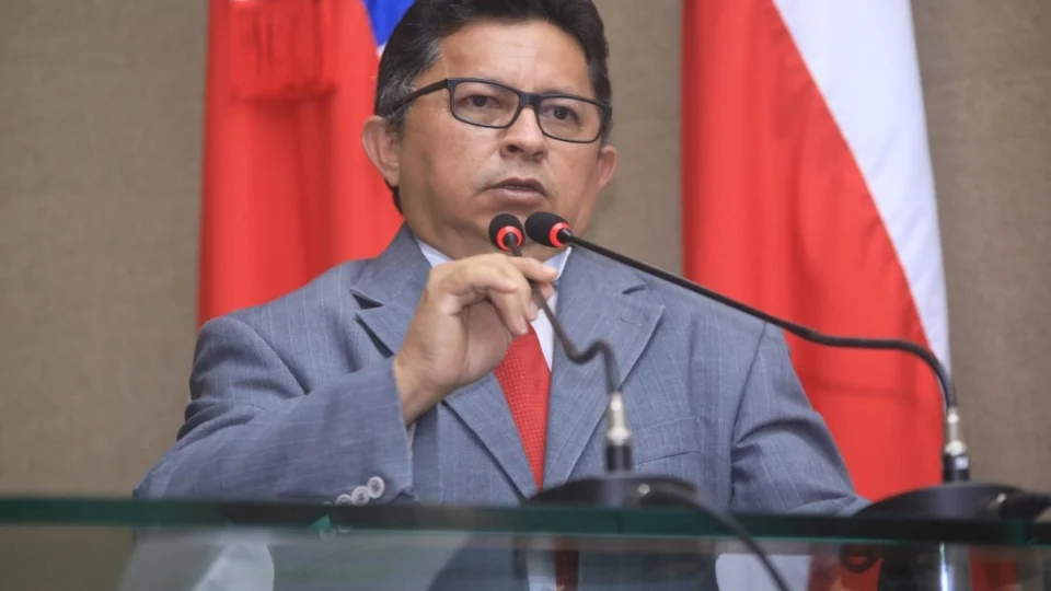 PT Manaus pede à direção nacional que afaste Sinésio Campos da presidência no Amazonas