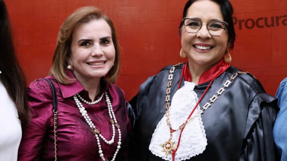 Presidente do TCE-AM participa da posse da nova procuradora-geral de justiça do MP-AM