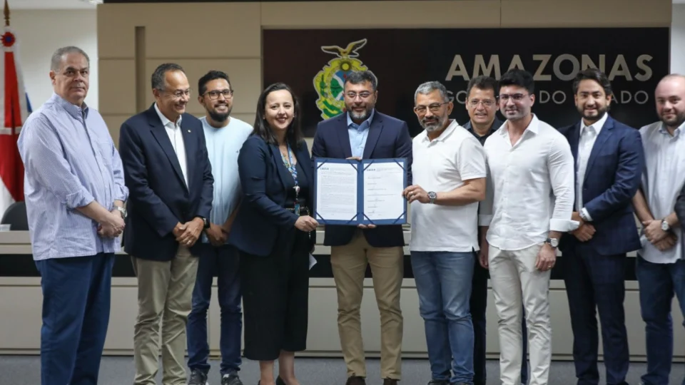 Wilson Lima assina contrato para construção do residencial Iranduba 3