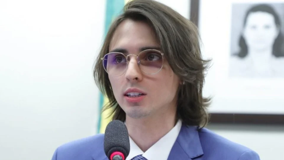 Deputado Amom Mandel diz ter sido alvo de ataques na Câmara por sua condição de autista