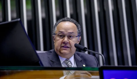 A verdade sobre quem votou contra a ZFM: deputado Silas Câmara, apoiador de David Almeida