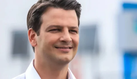 Eduardo Pimentel é eleito prefeito de Curitiba com 57,34% dos votos