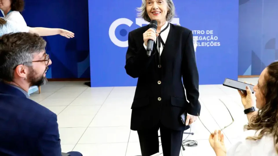 Cármen Lúcia promete pesquisa sobre motivos de abstenção