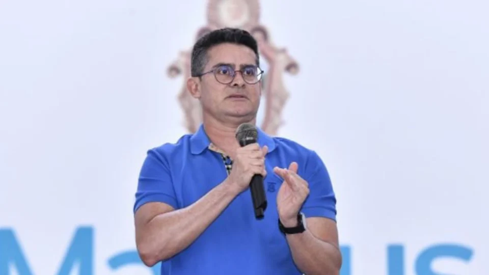 David Almeida privatiza Manausmed para a Hapvida por R$ 108 milhões por ano