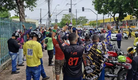 Câmara de Manaus aprova urgência para projeto que propõe revogação da ‘Lei do Mototaxista’