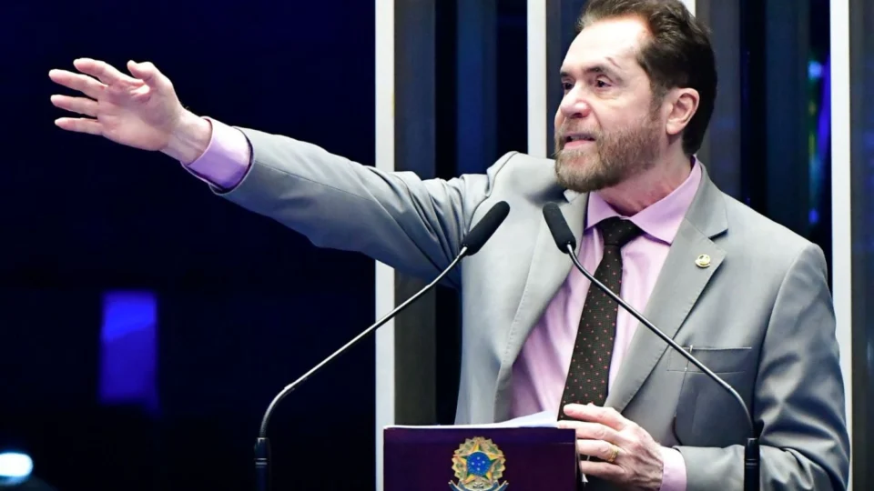 Plínio Valério critica discriminação no socorro a produtores rurais do Amazonas pela estiagem