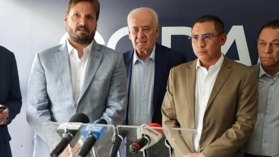 Píeres provisórios já receberam mais de 25 mil contêineres para abastecer indústria e comércio