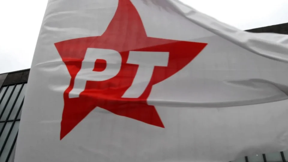 PT negocia relatoria do Orçamento de 2026 em troca de apoio a Hugo Motta
