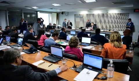 CCJ do Senado aprova porte de arma a agente socioeducativo e oficial de justiça