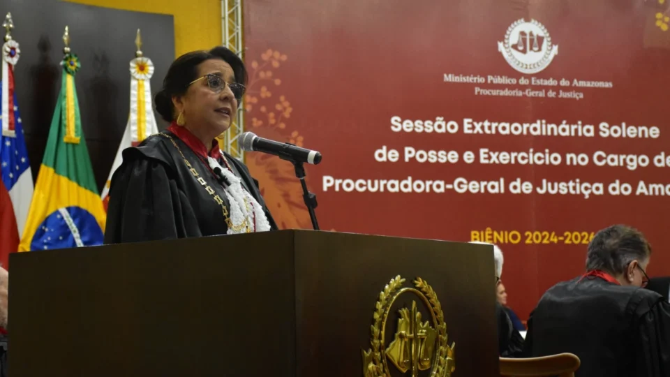 Leda Mara toma posse como procuradora-geral de Justiça do MPAM